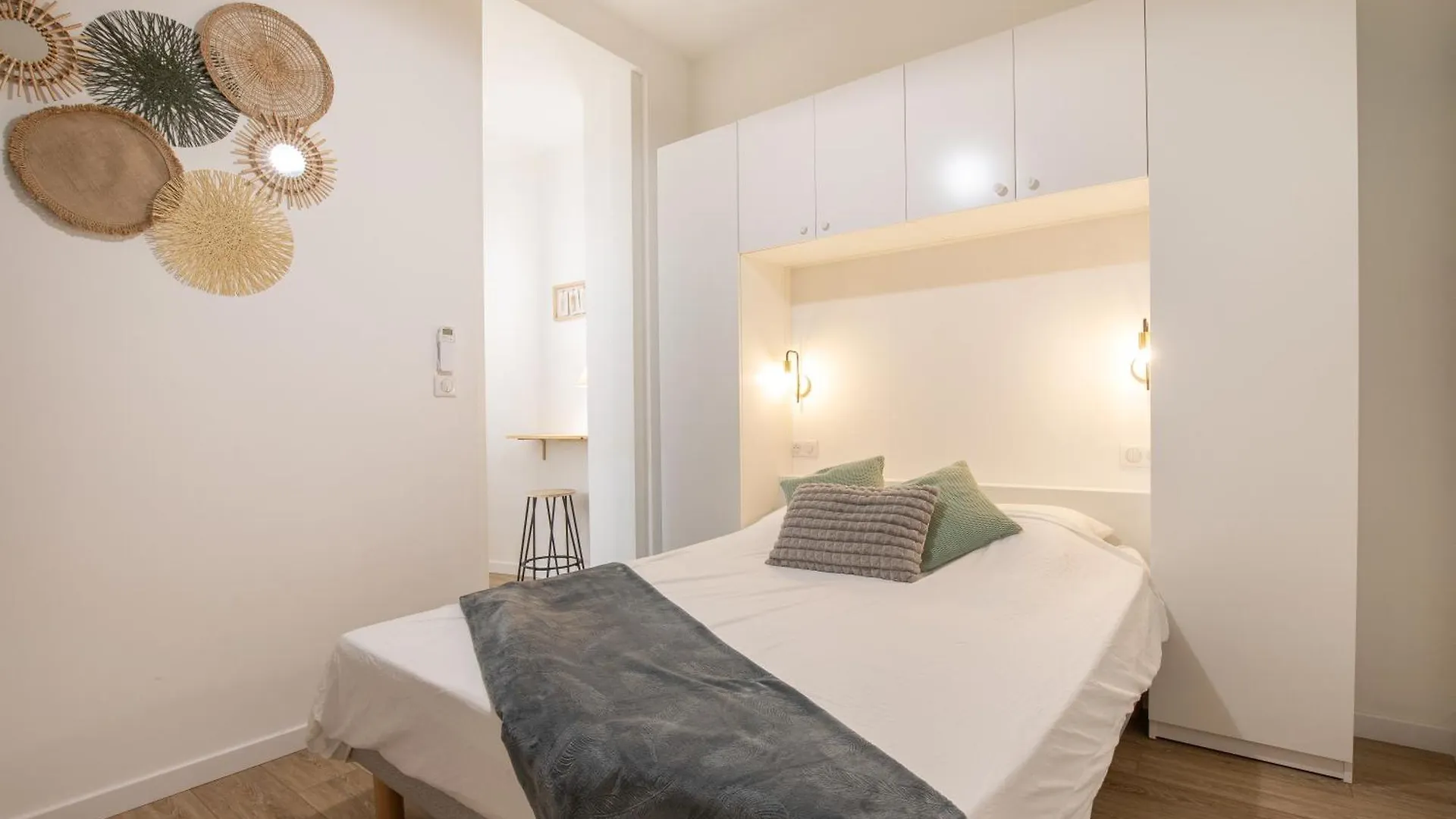 Votre Nid Douillet*Hyper Centre*Netflix/Wifi/Clim Appartement Avignon 0*,  Frankrijk